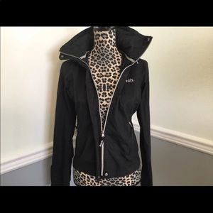 Cute bench BBQ coat SIZE SMALL BLACK AND SILVER